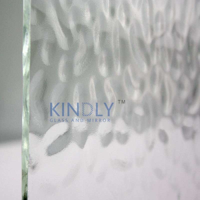 Ultra clear kimpi (drop) patterned glass